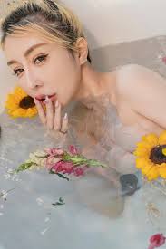 情色教主」雪碧最後一脫！？全裸引退作保證尺度比雞排妹還狂！ 【老司J 開車】 - JUKSY 街星