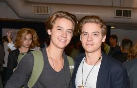 See more ideas about cole sprouse, cole, cole sprouse jughead. Dylan Sprouse S Stylish Flow Hairstyle Is Working For Him On Every Level