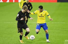 Pertandingan la liga antara villarreal melawan barcelona bisa anda saksikan mulai pukul 21.15. Hasil Pertandingan Liga Spanyol Tadi Malam Barcelona Jadi Abu Di Tangan Tim Promosi Cadiz Berita Diy