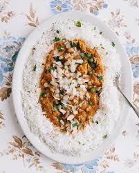 This authentic indian butter chicken (murg makhani) recipe is the real deal with a traditional blend of common indian spices, yogurt, and butter. Slow Cooker Indian Butter Chicken With Sweet Peas Indian Food Recipes Butter Chicken Indian Butter Chicken