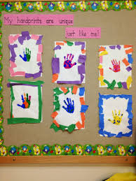 Unique Handprints Tear Construction Paper To Create Frame Fine Motor Preschool Crafts Me Preschool Theme All About Me Preschool Theme