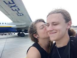 Looking for a good photographer in Tel Aviv . 🙏 😋.