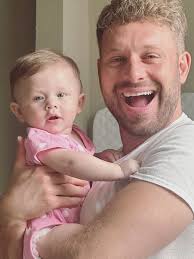 90 day fiance star shares family trauma