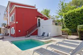We offer our expertise, our time and our undivided attention to achieve results for our clients, be they homeowners instructing us to market their marbella property to the. Villa Marbella Mit Privatem Pool Villen In Arenal