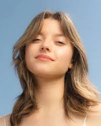 Laura Kilborn's Instagram, Twitter & Facebook