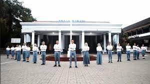 Terdapat 10 sekolah unggulan di kota bekasi berdasarkan penulusuran suara.com: Beberapa Daftar Sma Terbaik Di Indonesia Terfavorit
