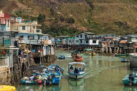 The village is built across both tai o island and lantau island, with the canal diving the two sides. Tai O Wikipedia