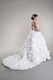 We did not find results for: Designer Brautkleid Vorne Kurz Mit Federn Schleppe Kleiderfreuden