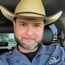 How many eggs are fertilized after a rooster mates with a hen?