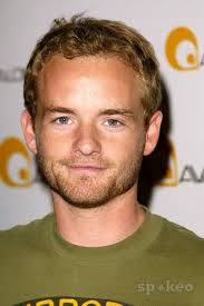 Pin By Meghan Thompson On Hotties Popular People Christopher Masterson Tv Actors