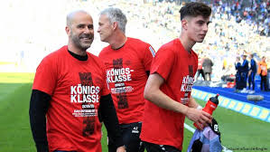 Peter bosz with a photograph of his dog, annette bosz. Bayer Leverkusen S Peter Bosz Explains His Attacking Football Philosophy Sports German Football And Major International Sports News Dw 05 08 2019