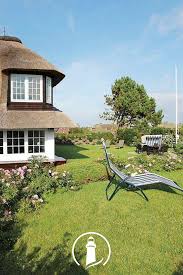 Sylt Ferienhaus Haus Fur 7 Personen In Kampen Relaxe Im Strandkorb Im Eigenen Garten Sylt Sylturlaub Ferienhaus Sylt Urlaub Ferien