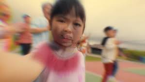 Throwback 《Music Video Production MV 制作》 导演Director: 3P, Ori YuanWei  副导Assistant Director: Yen Nan 制作人Producer: Yeon Cham 摄影指导Director of  Photography: Anthony Ng 摄影师助理