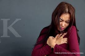 Kalau telinga anda tiba tiba berdengung terus menerus baik yang kanan maupun yang kiri. Tak Hanya Sakit Jantung Ini 5 Penyebab Payudara Nyeri Sebelah Kiri