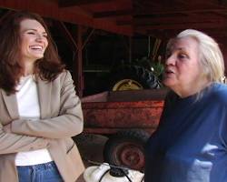 Image of Jeanette Walls and her mom