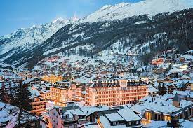 Avalanche atinge hotel na suíça e a forte queda de neve na europa lança também o caos na áustria e na alemanha. Estacao De Esqui De Zermatt Na Suica E A Mais Cenica Da Europa Viagem E Turismo