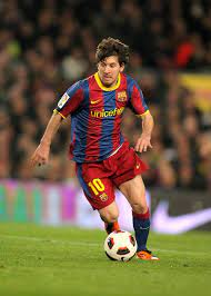 Na tarde de hoje, o clube catalão anunciou a saída do atacante, que estava sem contrato desde o fim da última temporada. Lionel Messi Vermogen Gehalt Bei Paris Saint Germain 2021