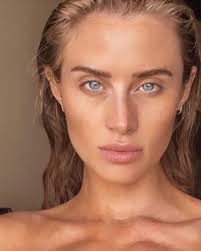 Elle Max (@elle_max) • Instagram photos and videos