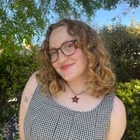 Molly Mclean's Instagram, Twitter & Facebook