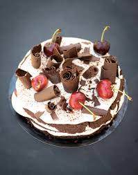 La Foret Noire Recette En 2020 Delicieux Desserts Faire Fondre Du Chocolat Foret Noire