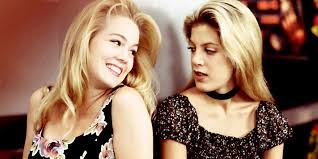 Tori spelling was born in los angeles, the daughter of author candy spelling and hollywood producer aaron spelling. Kelly And Donna Are Back Jennie Garth And Tori Spelling Get 90210 Makeovers
