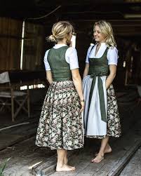 Um den hautkontakt angenehm zu machen werden dirndl/futter und schürze komplett aus baumwolle hergestellt. Hutmacherei Trachten Wiesner Auf Instagram Bellasusa Dirndl Rosa Unser Neues Bellasusa Dirndl Rosa Besticht Durch Ei Dirndl Rosa Dirndl Dirndl Trachten