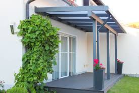 Ein Besonders Schones Terrassendach Der Marke Rexoclassic Aus Buchloe Die Farbe Der Unterkonstruktion Au Uberdachung Terrasse Terrassenuberdachung Stegplatten