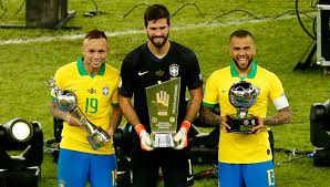 Eurosport расскажет вам все самое важное про футбол. Dani Alves Luchshij Igrok Kopa Amerika 2019 Brazilec Obnovil Rekord Po Kolichestvu Vyigrannyh Trofeev Kopa Amerika