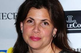 Louise Knox's Instagram, Twitter & Facebook