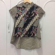 Menjual berbagai produk batik, harga bersaing. Batik Asimetris Modern Fesyen Wanita Pakaian Wanita Atasan Di Carousell