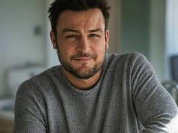 Using Parentheses to Avoid Misunderstandings in Text-Based Communication