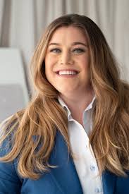 Kelly Winget's Instagram, Twitter & Facebook