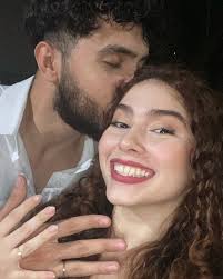 Feliz 2025 ✨ Dumpzinho de como foi o comecinho desse ano, sendo o único  Reveillon estando noiva do amor da minha vida 🥰💕 Obs: Ainda estou sem  acreditar q estou noivaa