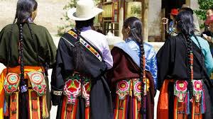Tibet Clothing: See How Tibetan People ...