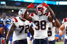 We feel like we need to put our hand over our heart and hum the national anthem as we look at this listing. Patriots At Giants Live Updates Scores News Game Details Pats Pulpit