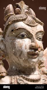 Gemeißelter pfau -Fotos und -Bildmaterial in hoher Auflösung