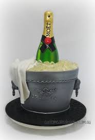A Bottle Of Moet Champagne On Ice Cake To Cater For Approx 60 Guests The Cake Is 100 Edible And The Champagne Bottle Is Ice Cake Bottle Cake Prosecco Cake