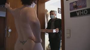 German MILF is Naked at the Door for the Pizza Delivery Man: Blowjob Porn  feat. Popp Sylvie | xHamster