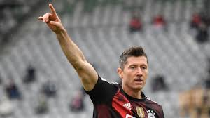 Alles zum neuen rekord von robert lewandowski. Bayern Sturmer Lewandowski Stellt 40 Tore Rekord Von Gerd Muller Ein Stern De