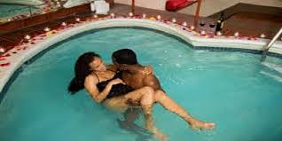 Sante Voici Pourquoi Faire L Amour Dans L Eau Est Tres Risque