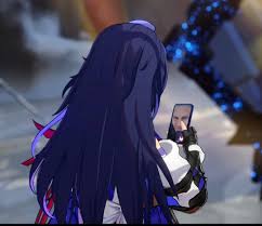 What is she looking at on her phone (Wrong replies only) : rHonkaiStarRail