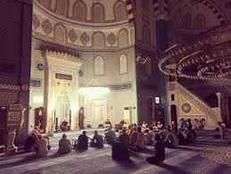 Teşrik tekbiri, kurban bayramı günlerinde farz namazlarının ardından söylenilen tekbirlerdir. Kgqq3xlcabl5pm