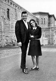 Johnny Cash And June Carter In Front Of Folsom State Prison California In 1968 Johnny And June Johnny Cash June Carter Johnny