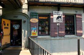 Hallmark's locations in savannah, ga offer the perfect solutions for all your celebration needs. Books On Bay Savannah Chat Home Decor Store Savannah Ga