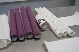 Vliestapete Tapezieren Anleitung Tipps Vom Maler Tapezieren Diybook At Tapezieren Tapeten Gestreifte Tapete