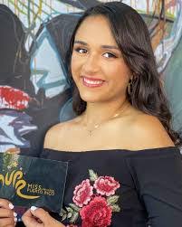 Yvette Rosa's Instagram, Twitter & Facebook