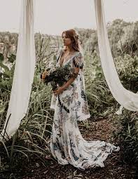 Laguna Gloria Sunset Inspiration Shoot In Austin Tx Nikkolas Nguyen Boho Chic Wedding Dress Boho Chic Wedding Chic Wedding Dresses