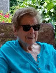 Iris Wells's Instagram, Twitter & Facebook