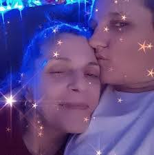 Pearl Coburn's Instagram, Twitter & Facebook