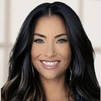 Leslie Lyden's Instagram, Twitter & Facebook